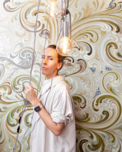 Vesterheim Welcomes Norwegian Painter Mona Strenseth for Public Presentation